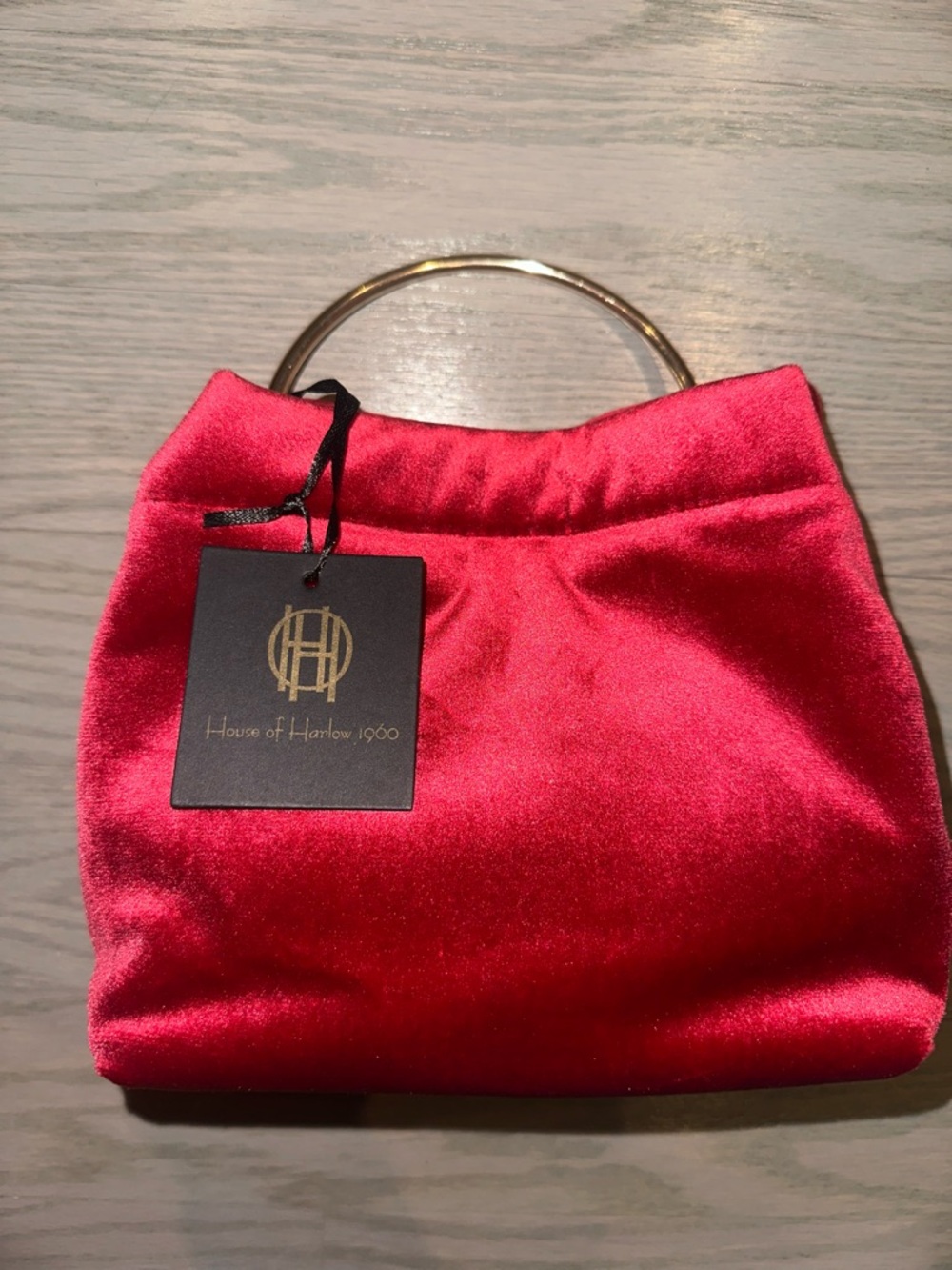 House of Harlow 1960 Red Velvet Bow Mini Bag with Gold Chain - Picture 5 of 8